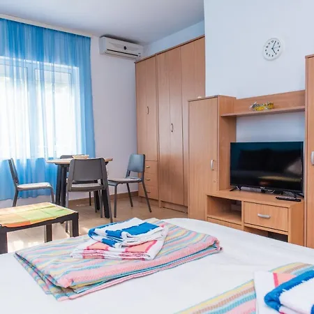 Koral 아파트 소코 반자